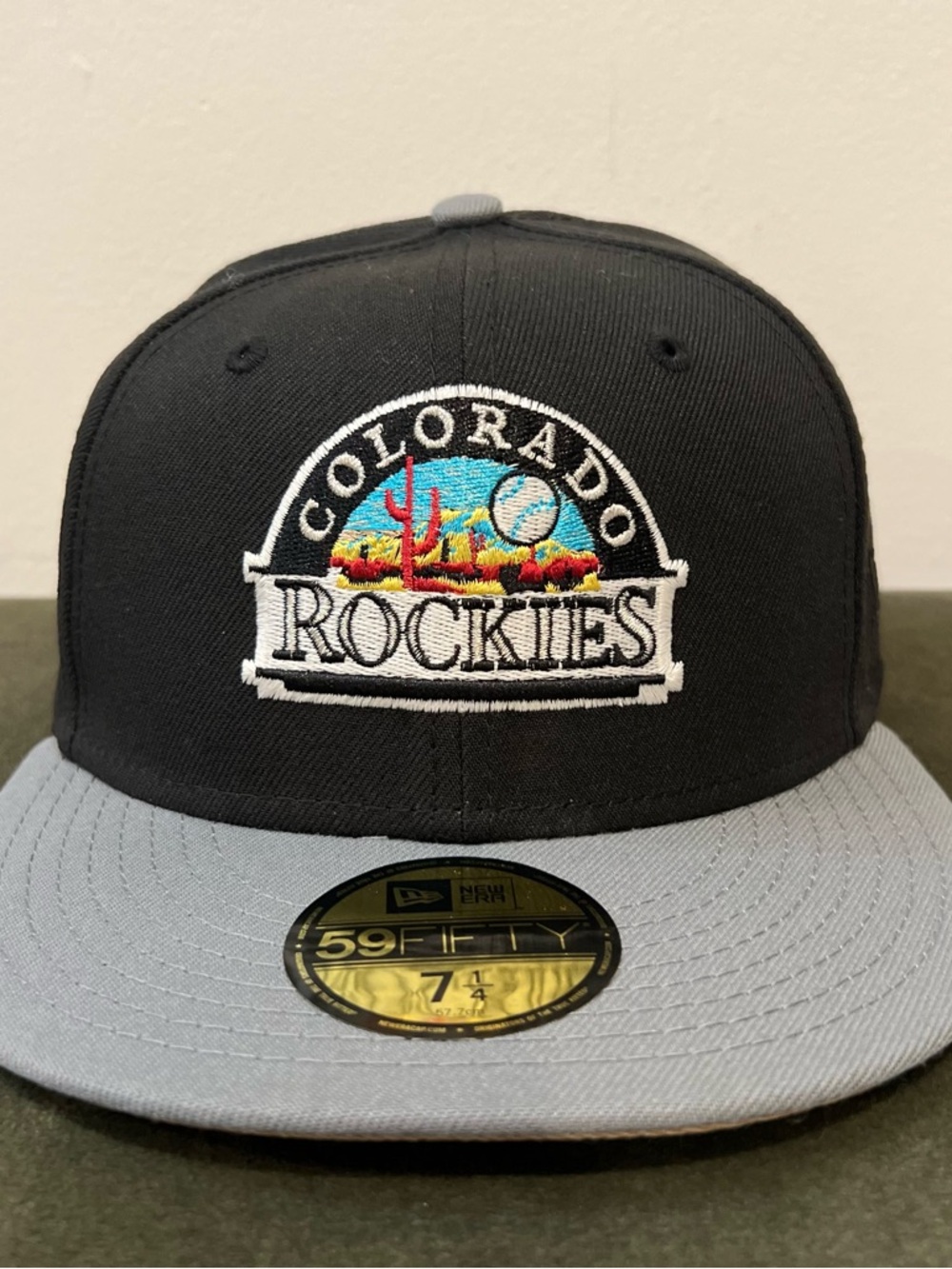 New Era 59FIFTY Colorado Rockies Black & Gray Fitted Cap - Size 7 1/4